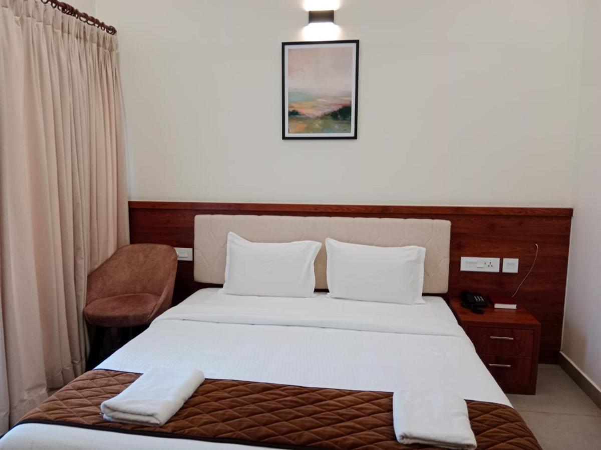 Royalton Residency Hotel Mundakāyam Exterior foto